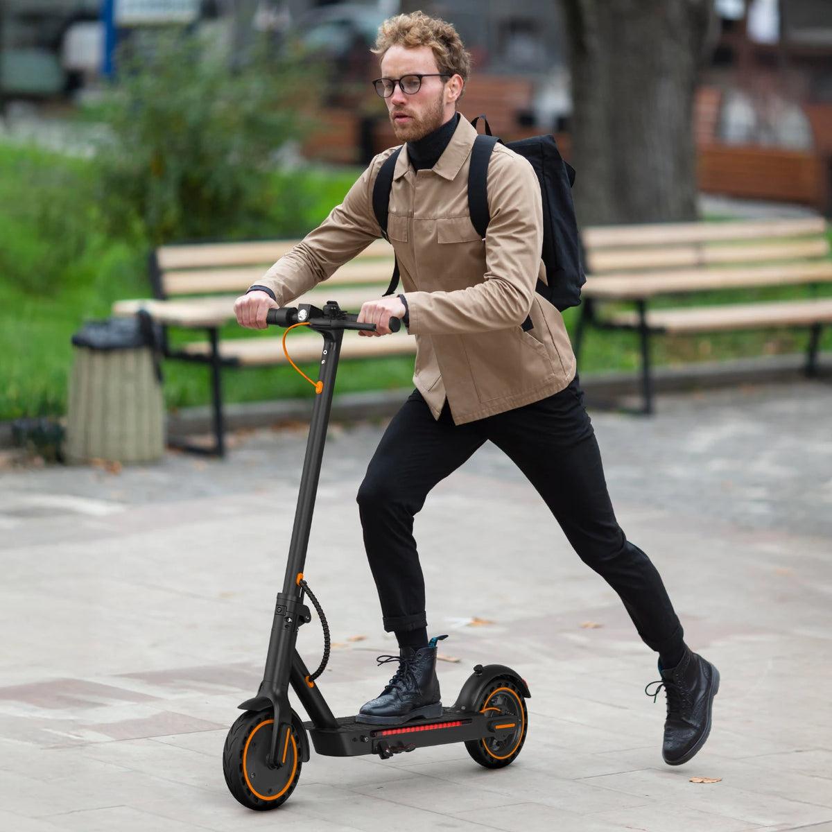 Osboo 550W Electric Scooter With Folding Frame And Side Lights
